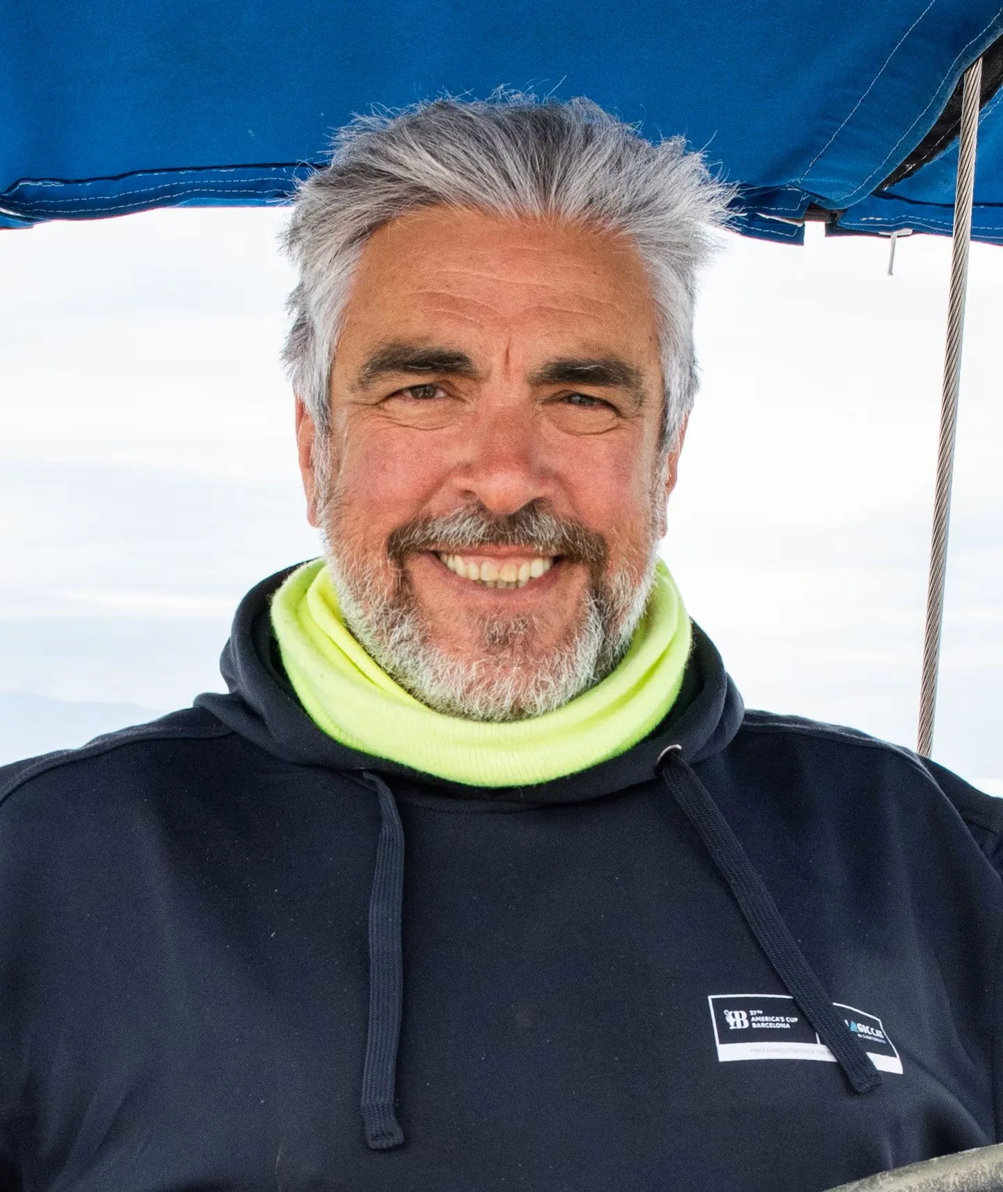 Miquel, fondatore e skipper di Cool Sailing BCN — capitano titolato con oltre 8 anni di navigazione a Barcellona